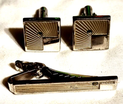 Par de Gemelos Tono Plateado Anson Cuadrado en Cuadrado y Clip de Corbata Marcasita Foto 1 de 4