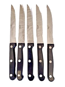 Pfaltzgraff Everyday Set di 5 coltelli da bistecca seghettati in acciaio inox nero  - Foto 1 di 5
