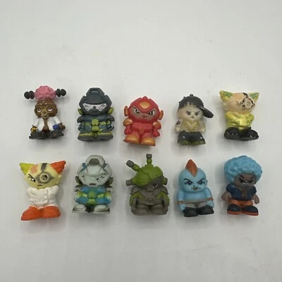 Ready2Robot Build Pilots Ready Robot Figure Lot Of 10 - Image 1 of 4