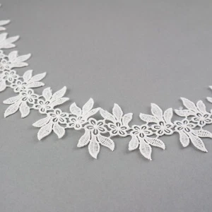 Spitzenborte Spitze Band Besatz Einsatz Brautkleid Blumen Blatt Ivory -Meterware - Bild 1 von 3