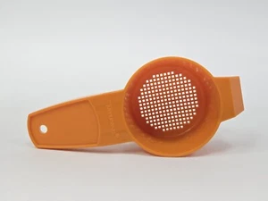 Vintage Tupperware Mini Sifter Strainer Orange 879-1 NOS - Picture 1 of 2