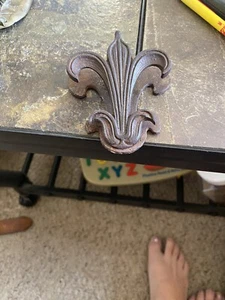 Fleur de Les Iron wall clip - Picture 1 of 3