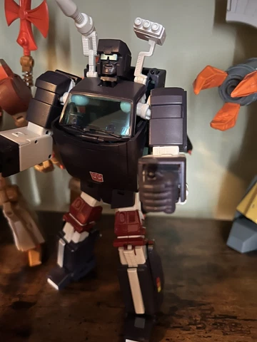 X-TRANSBOTS Aegis G1 Trailbreaker Transformers 8 inch Action Figure - MX8T Cover