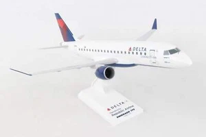 SKYMARKS DELTA ERJ175 1/100 REPUBLIC - Picture 1 of 4