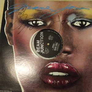 SIGNED Grace Jones - Sorry autographed vinyl LP - Picture 1 of 5