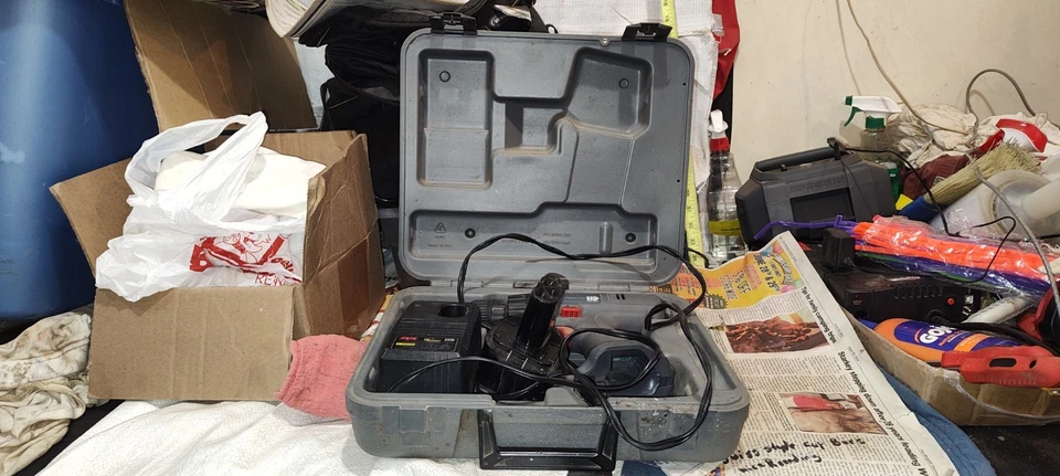 SKIL Cordless DRILL Driver - Model HD2745 - 12 Volt W/ Battery Charger & One Bat - Image 1 of 4