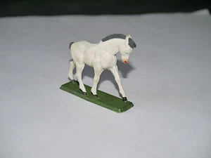FIGURINE STARLUX ANIMAUX FERME POULAIN BLANC TÈTE CAMBRÉE AVEC SOCLE - Picture 1 of 2