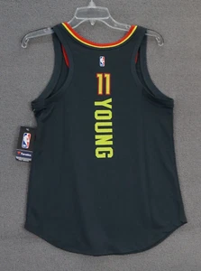NWT Women’s Fanatics Trae Young #11 NBA Atlanta Hawks Grey Red Jersey Size Small - Picture 1 of 8