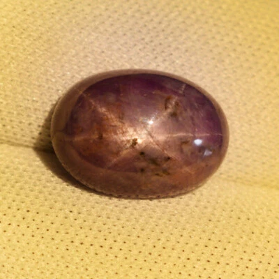 7.70 ct UNHEATED  LIGHT PURPLE  - NATURAL STAR SAPPHIRE See Vdo GIT certified ! - Image 1 of 4