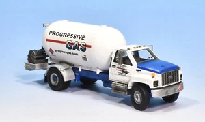 HO Propane Tank Truck Kit by Showcase Miniatures (3009) - Picture 1 of 9