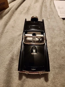 Revell 1/18 Black 57 Thunderbird Convertible - Bild 1 von 7