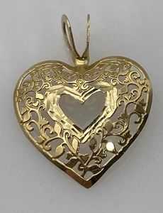 14K Yellow Gold Filigree Heart Shaped Pendant w/ Floral Design - 0.5 g - Picture 1 of 3