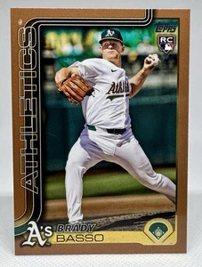Brady Basso RC #443 - 2025 Topps Serie 2 Gold Border /2025 #’d SP Athletics - Foto 1 di 8