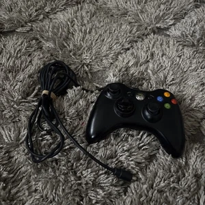 Controlador con cable Microsoft Xbox 360 - negro - Imagen 1 de 7