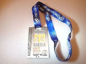 Kreativer Flaschenöffner Reebok Run for Ragnar Medaille - Bild 1 von 3