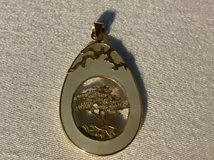 BEAUTIFUL VINTAGE 14K GOLD BONSAI TREE SURROUNDED BY JADE - Picture 1 of 3