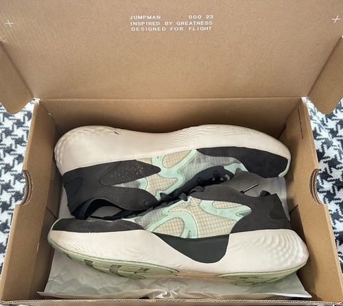 Taglia UK10 Jordan Delta 3 bassa antracite latte di cocco schiuma di zecca vela