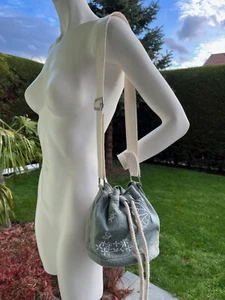 original BENETTON Umhängetasche/Bag/Beutel aus Jeansstoff mit Verzierungen - NEU - Bild 1 von 10