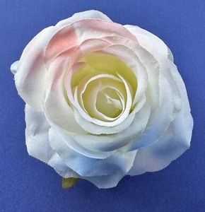 3,5" Weiß Rosa Blau Pastell Rose Seide Kunstblume Haarspange Pin-Up Clip-On - Bild 1 von 3