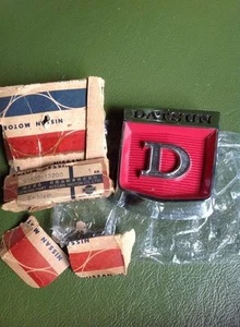 DATSUN 410 411 Bluebird Front Grille Emblem Badge Genuine Part Nos Japan - Picture 1 of 4