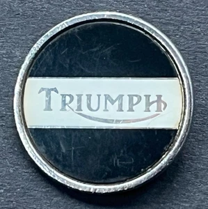 MOTORCYCLE Pin Badge TRIUMPH - Picture 1 of 2
