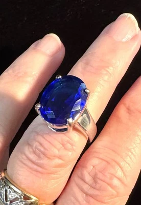 Anillo de zafiro tono plata corte ovalado simulado - talla 6 Foto 1 de 4