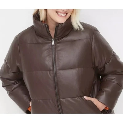 Nuevo con etiquetas Abrigo acolchado Lane Bryant marrón imitación cuero cremallera frontal talla 14/16 venta al por menor $169 Foto 1 de 4