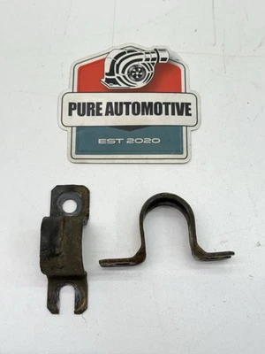 Пара оригинальных передних кронштейнов стабилизатора подвески для Nissan 300ZX Z32 2+2 1990-1996 годов выпуска - Изображение 1 из 4