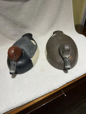 REDHEAD Michigan Pair HAND  CARVED  Decoys Mt Clemens School - Image 1 of 4