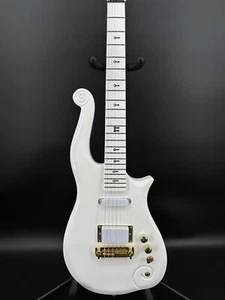 Guitarra Eléctrica Clásica Blanca Prince Cloud Herrajes Dorados Pastilla S-H 6 Cuerdas - Imagen 1 de 12
