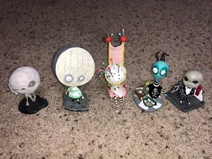 Lotto 5 Figurine Tim Burton 2003 Tragic Toys per Ragazze e Ragazzi *LEGGI BENE!* - Foto 1 di 4