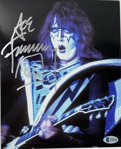 Ace Frehley signed Kiss Photo 8x10 in concert with guitar beckett coa - Bild 1 von 9