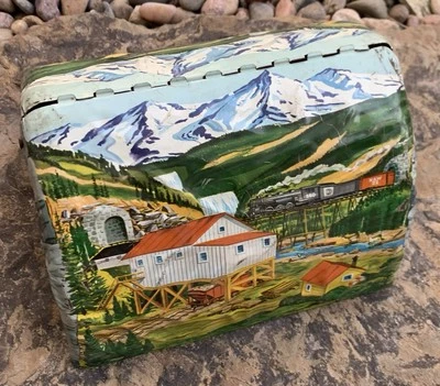 Marx Trains Vintage 392 Tin Lithographed  Tunnel  Super condition - Image 1 of 4