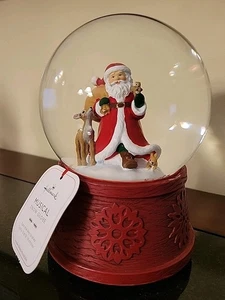 Hallmark Wind Up Musical Snow Globe suona Jolley Old St. Nicholas - Foto 1 di 13