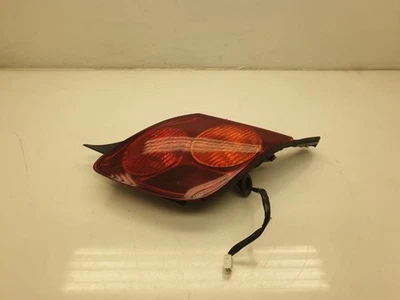 02-05 MONTAJE LUZ TRASERA DERECHA LADO PASAJERO LEXUS SC430  Foto 1 de 4