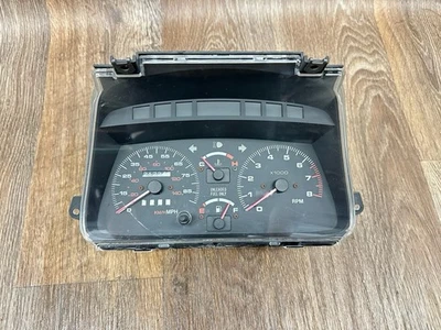 1992-1995 GEO TRACKER SUZUKI SIDEKICK VELOCÍMETRO CLÚSTER  Foto 1 de 4