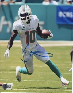 TYREEK HILL SIGNED AUTO 8X10 PHOTO BECKETT/BAS WITN #1W735364 **MIAMI DOLPHINS** - Picture 1 of 1