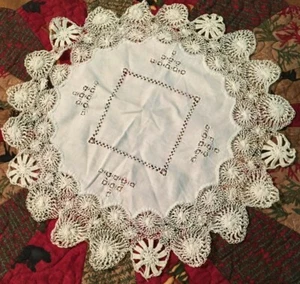 TENERIFFE LACE 15" SURROUD CENTERPIECE DOILY-HAND MADE ROUND LINEN & LACE - Picture 1 of 12