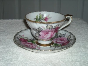 Vintage Tea Cup And Saucer, Floral Design, Gold Rim, Unmarked, Good Condition. - Picture 1 of 6