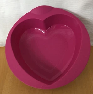 Tupperware Silikon-Backform Herz, rosa, ideal zum Muttertag, ca. 21cm, NEU - Bild 1 von 3