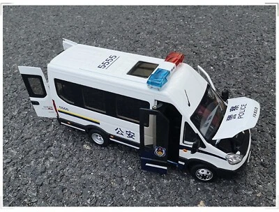 1/24 Scale IVECO DAILY 2022 Police Diecast Car Model Toy Collection Gift - Image 1 of 4