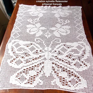 RIDEAU CROCHET  ARTISANAT FRANCAIS  S.RAISONNIER   ROSE ET PAPILLON PROMO*** - Picture 1 of 3