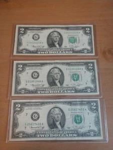 Lot of Three series 1976 $2.00 Federal Reserve Notes Lightly Circulated - Bild 1 von 8