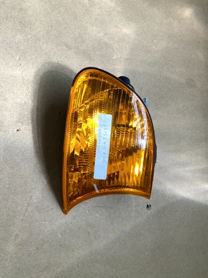 Conjunto de lámpara de señal de giro lateral derecho BMW M3, 325Ci, 330Ci 2002-2006 OEM 63137165858 Foto 1 de 4