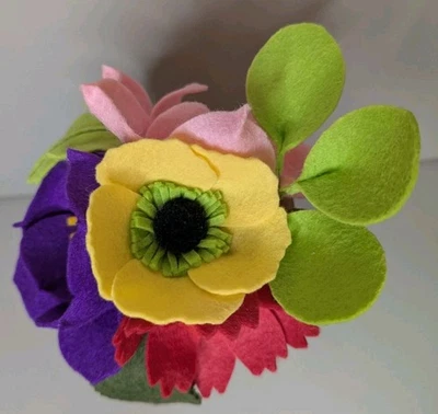 Hermoso ramo de flores de fieltro de mezcla de lana cortado a mano envuelto en regalo nuevo Foto 1 de 4