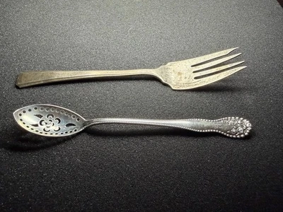 Lote de plata esterlina - Tenedor Gorham Sterling + Cuchara perforada ornamentada - 55 g Foto 1 de 4