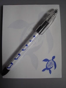 Set piccolo blocco note e penna cancelleria hawaiana blu honu - Foto 1 di 1