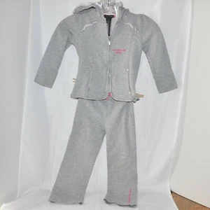 Traje de sudor de 2 piezas para niñas Calvin Klein gris talla 4T con cremallera capucha frontal bolsillos con volantes - Imagen 1 de 9