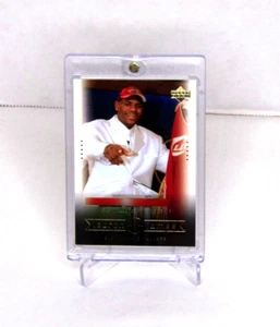 2003 Upper Deck #8 Lebron James Rookie  Basketball Card - Picture 1 of 2
