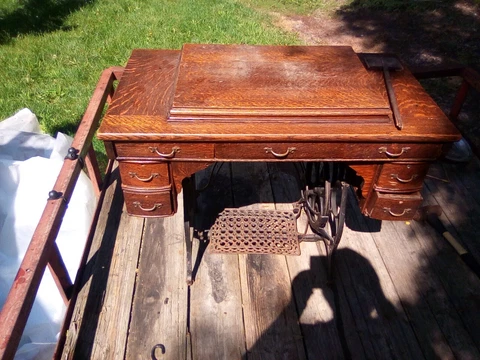 treadle sewing machine desk damascus Cover